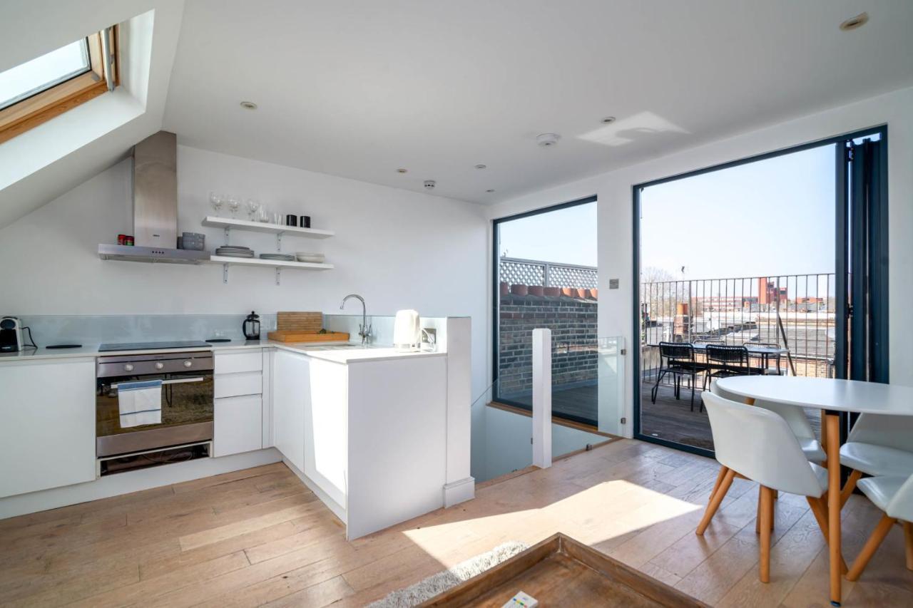 Guestready - Top Floor West Kensington Home London Exterior photo