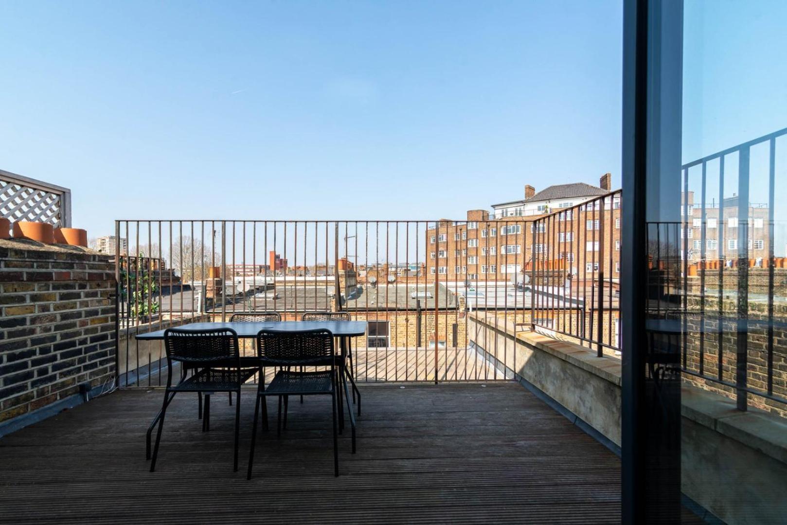 Guestready - Top Floor West Kensington Home London Exterior photo